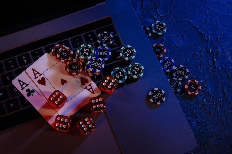 Bandar Ceme game flow showing card reveal and hand ranking calculation on mobile screen